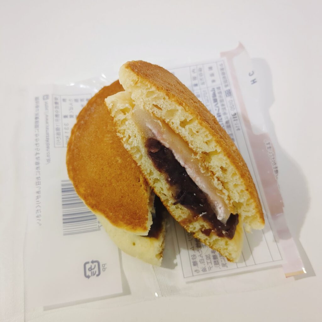 スーパー 東光ストア 雪どら苺クリーム大福