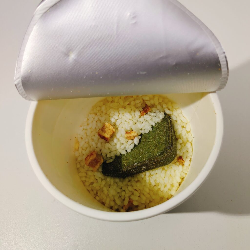 百均 ワッツ カレーメシ