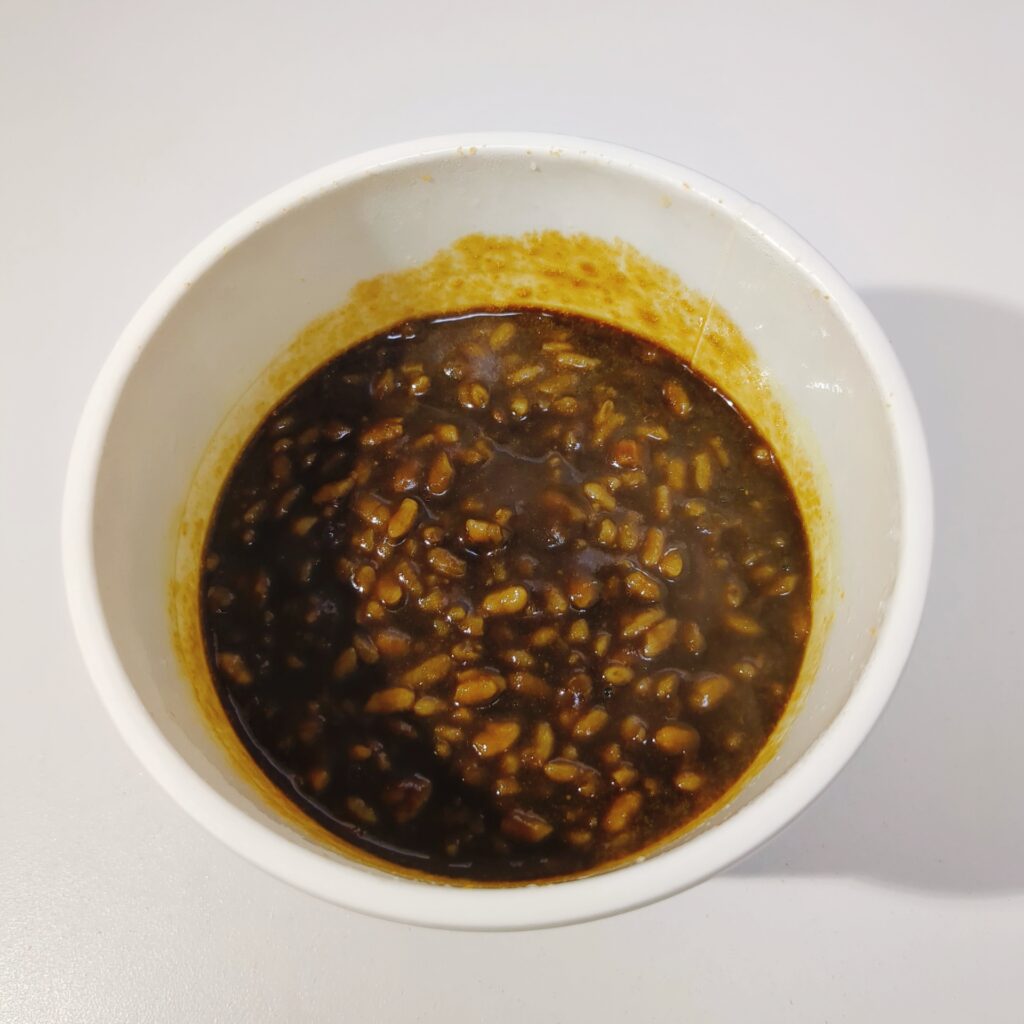 百均 ワッツ カップメシ